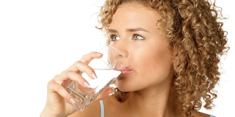 In addition to other fluids, 1. 5 liters of purified water should be used when maintaining a drinking diet. 